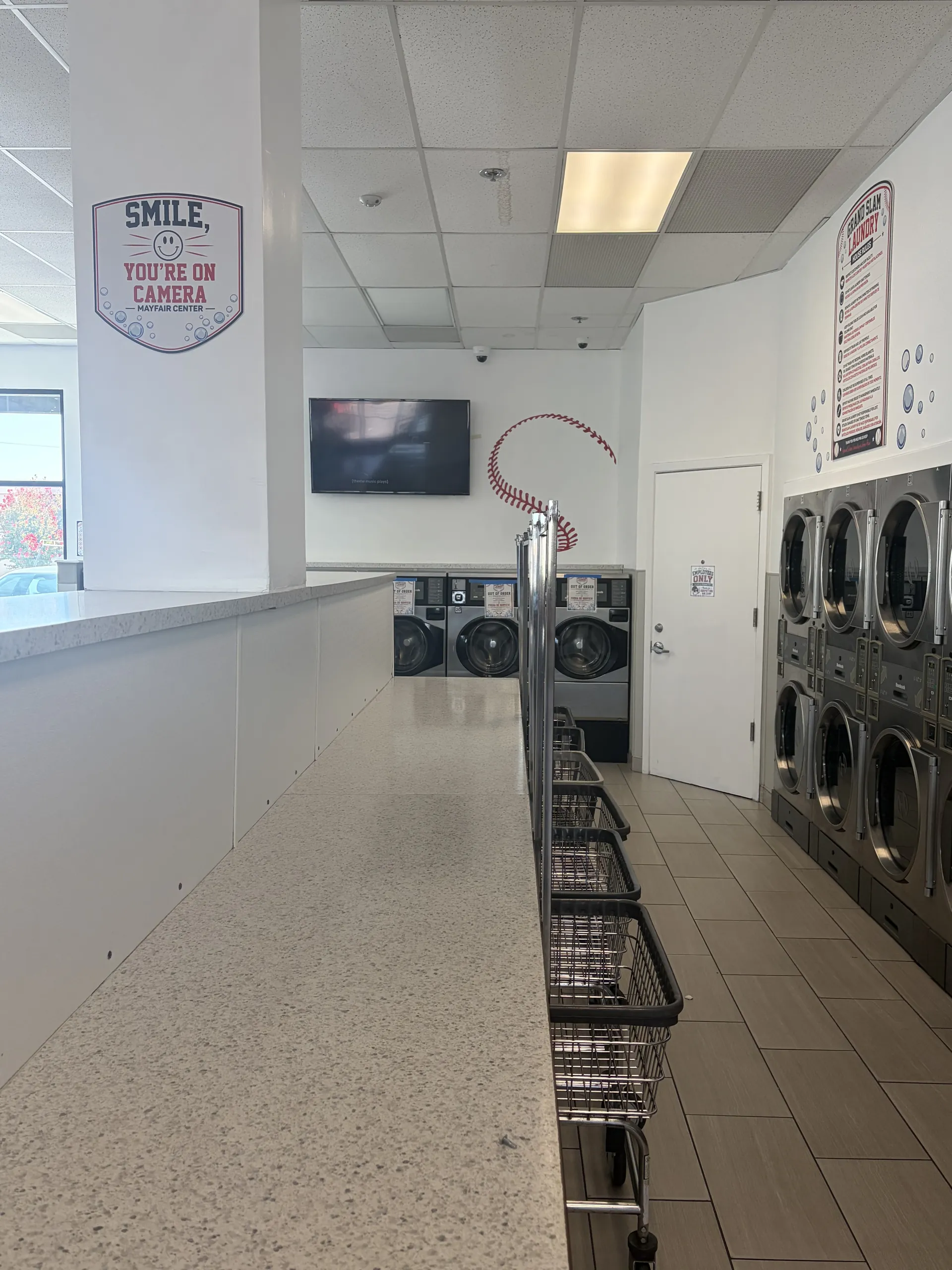 Laundry carts and large-capacity machines